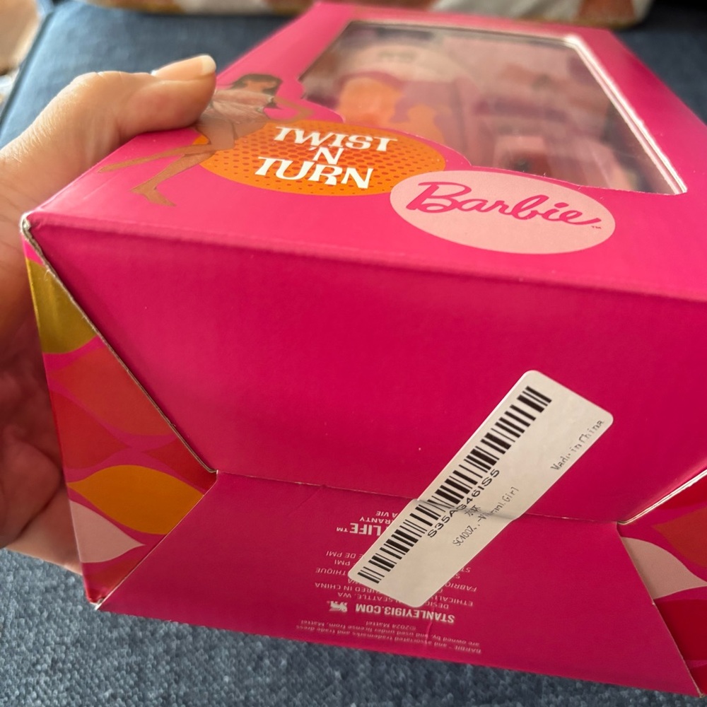 Stanley X Barbie Twist ‘N Turn FLOWSTATE H2.0 40 oz Pink Tumbler BNIB - Picture 10 of 15
